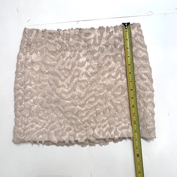H&M Snakeskin Textured Mini Skirt - Picture 2 of 4